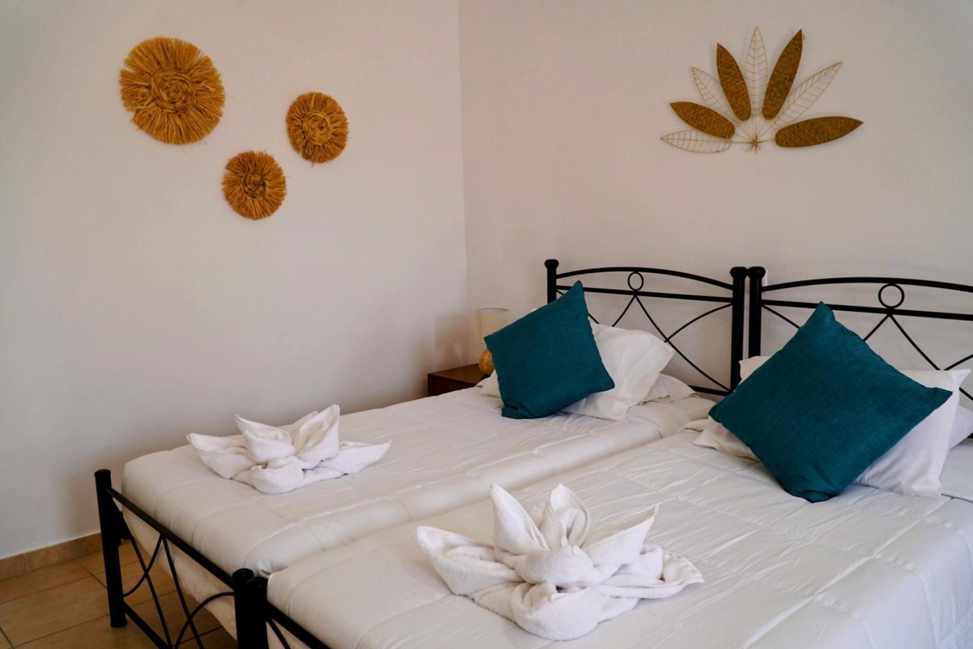 Taxiarchis Aparthotel Sými Buitenkant foto